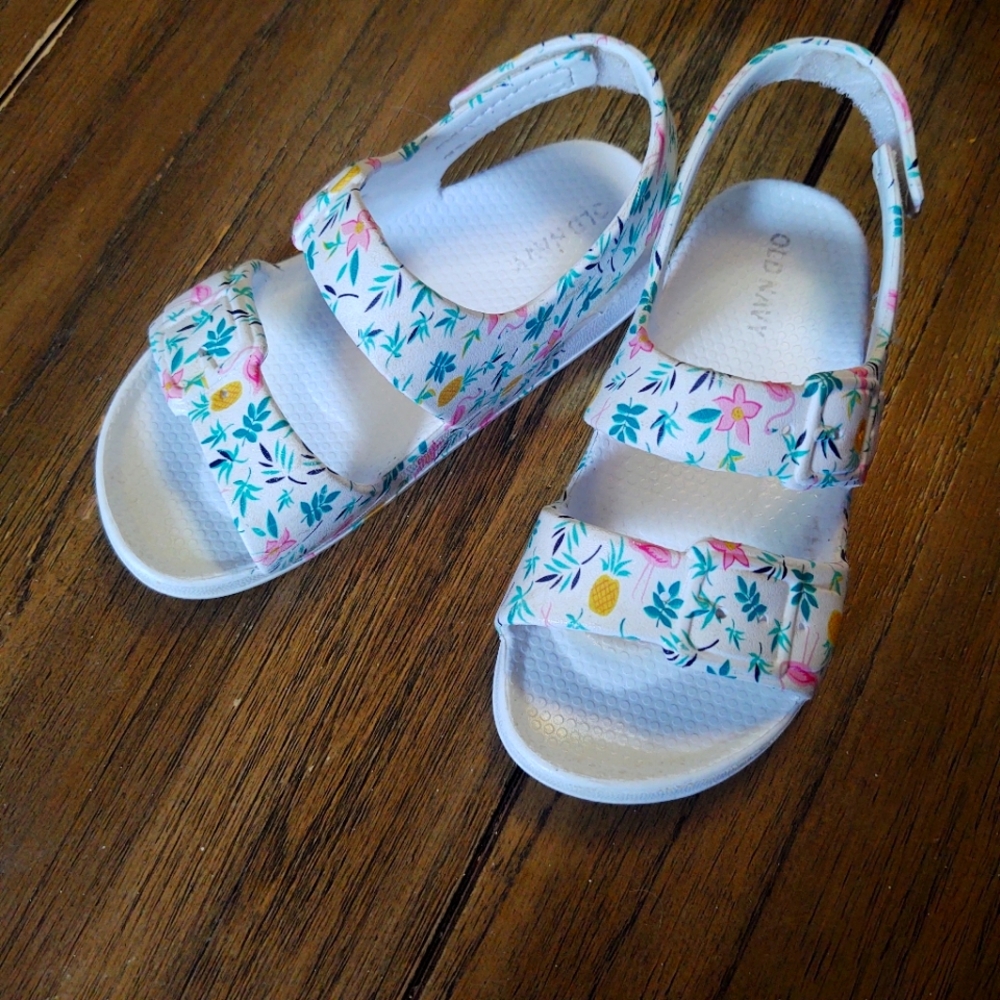 Toddler sandals excellent condition